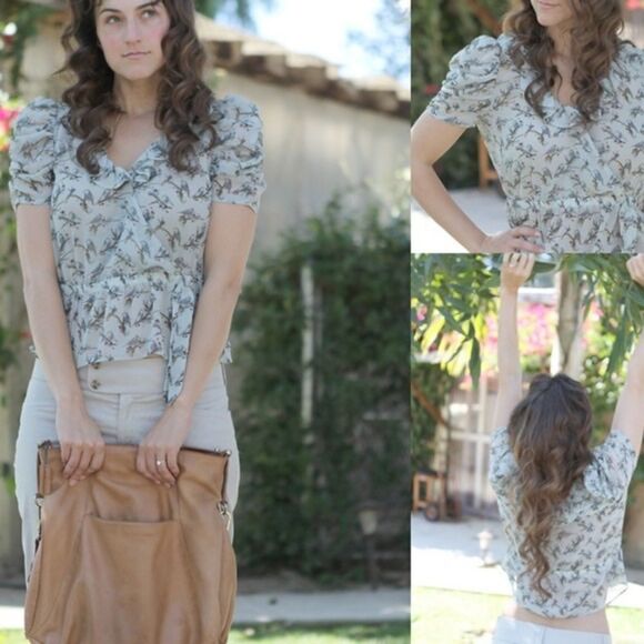 ✨ H&M Bird Print Elastic Waist Ruffled Blouse✨ - Picture 1 of 11